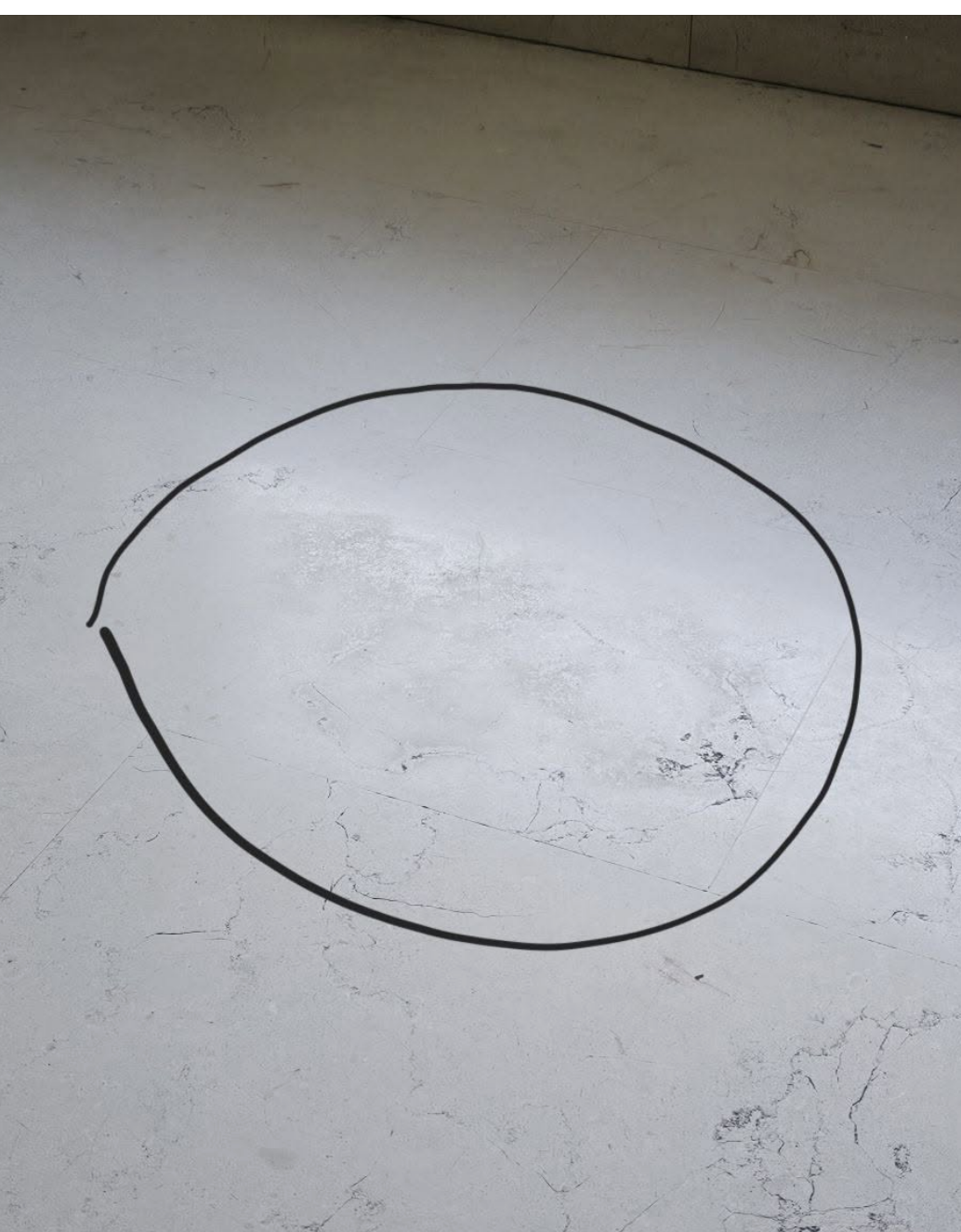 Ciao a tutti. Sul nostro pianerottolo in marmo si era formato un alone giallo dato da acqua fuoriuscita da un vaso. Abbiamo applicato una pasta di acqua e bicarbonato che ha tolto l'alone giallo ma ora si è formato un alone opaco. Abbiamo lavato più volte con acqua e normale detersivo emulsio per marmo. Un pò la situazione è migliorata ma in controluce si vede ancora. Cosa possiamo fare? Potrebbe essere utile il lavaincera? Vedi meno